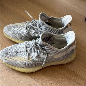 Adidas Yeezy Boost 350 V2 Sneakers